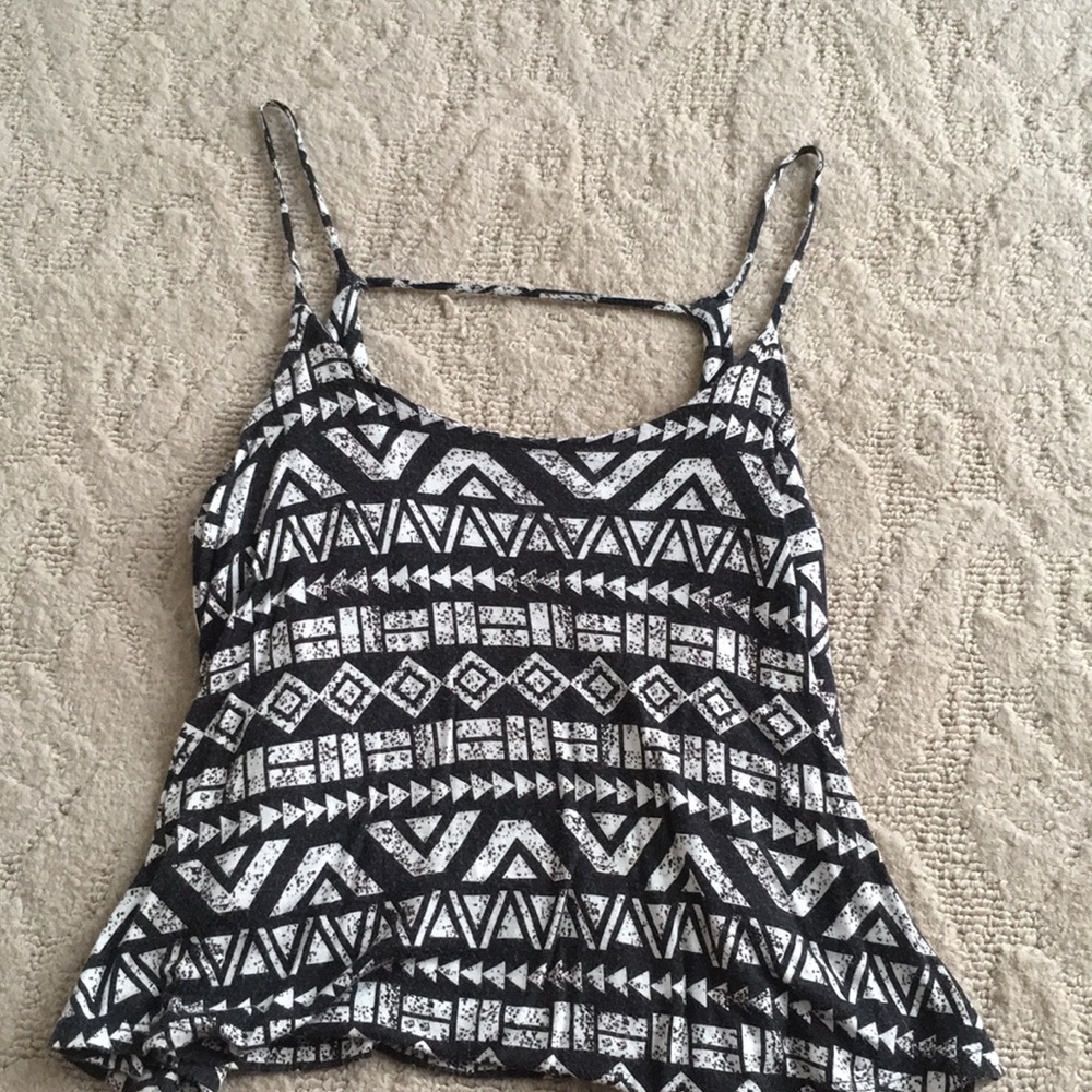 Patterned top